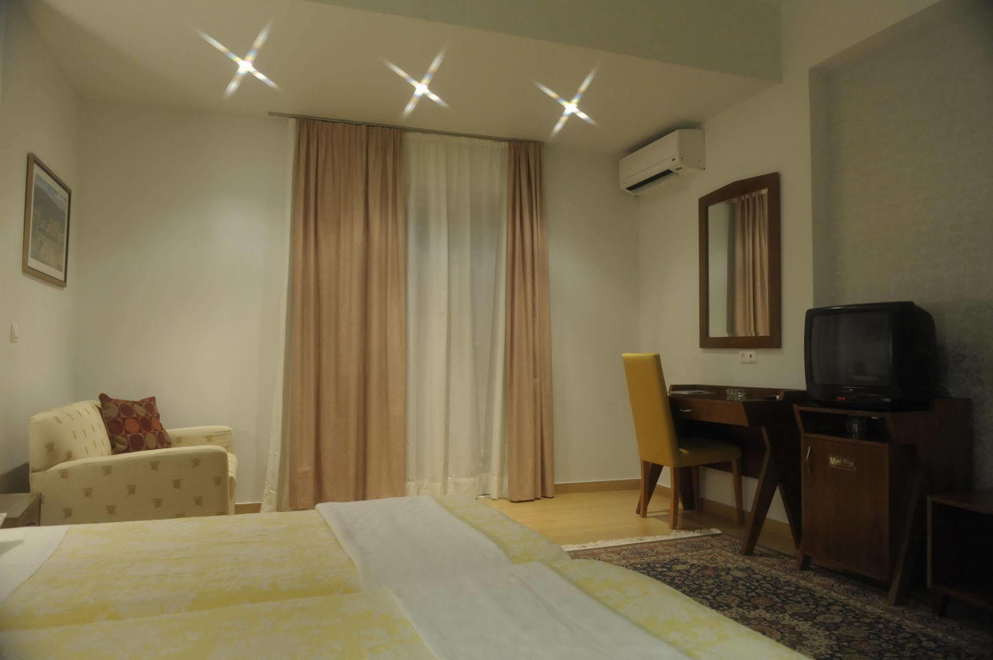 Preveza City Comfort Hotel Exterior foto